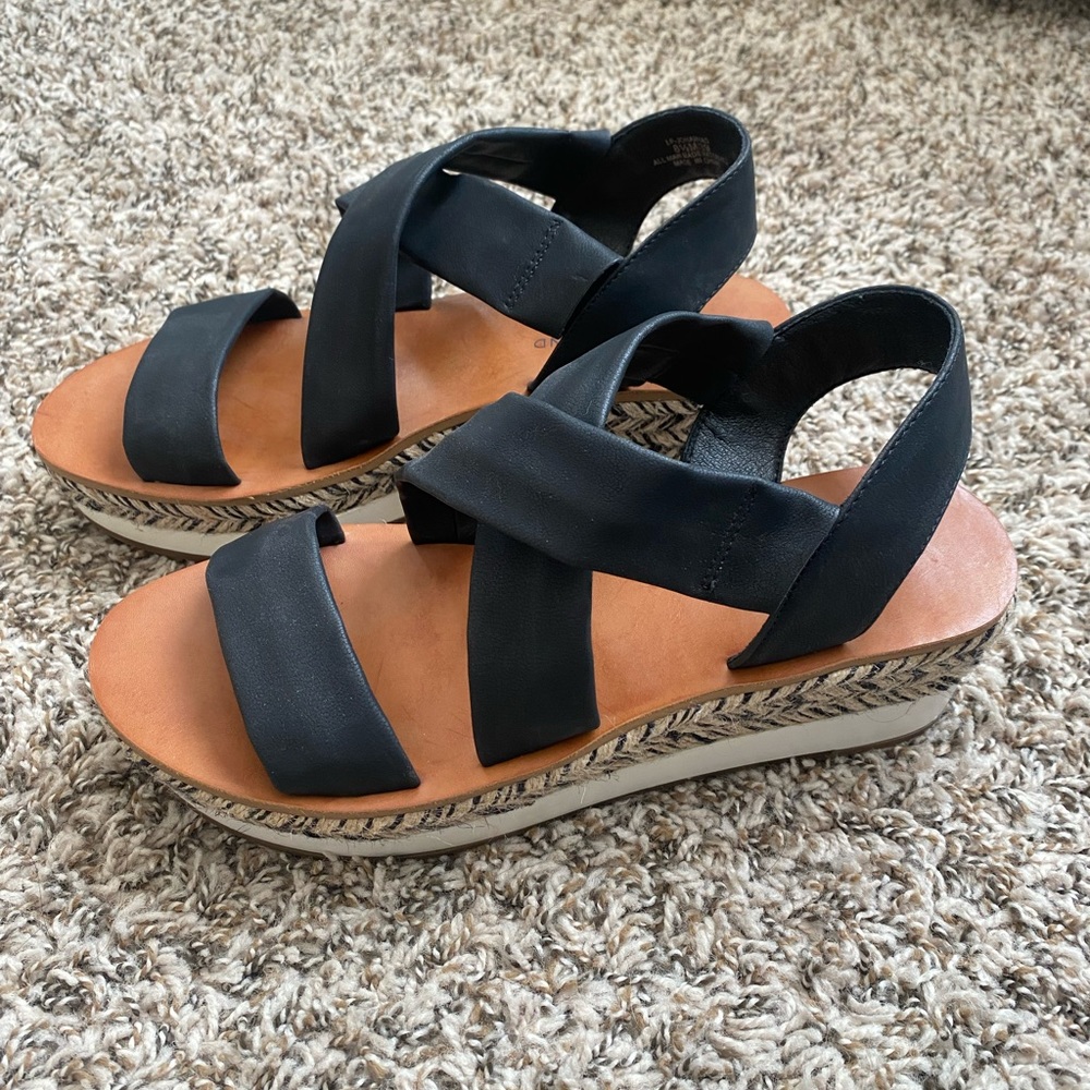 Lucky Brand sandals